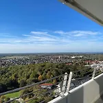 Traveblick Ecksuite Queen-mary Travemuende 30 Etage Mit Meerblick Am Gelegen