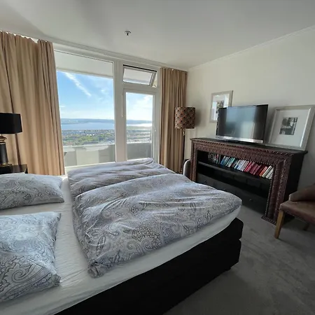Traveblick Ecksuite Queen-mary Travemuende 30 Etage Mit Meerblick Am Gelegen Apartamento *