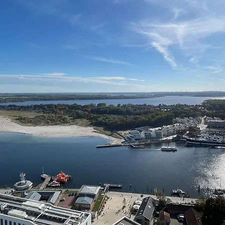 Traveblick Ecksuite Queen-mary Travemuende 30 Etage Mit Meerblick Am Gelegen
