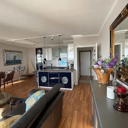 Traveblick Ecksuite Queen-mary Travemuende 30 Etage Mit Meerblick Am Gelegen Lejlighed *