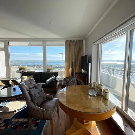 Traveblick Ecksuite Queen-mary Travemuende 30 Etage Mit Meerblick Am Gelegen アパート リューベック