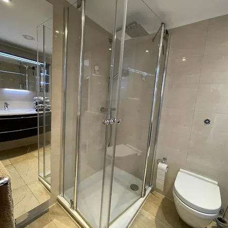 Traveblick Ecksuite Queen-mary Travemuende 30 Etage Mit Meerblick Am Gelegen Lejlighed *