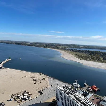 Traveblick Ecksuite Queen-mary Travemuende 30 Etage Mit Meerblick Am Gelegen * リューベック