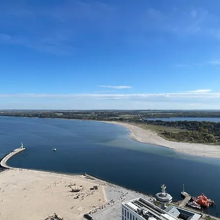 Traveblick Ecksuite Queen-mary Travemuende 30 Etage Mit Meerblick Am Gelegen アパート リューベック