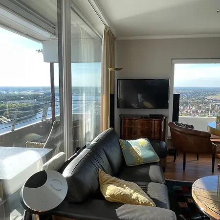 Traveblick Ecksuite Queen-mary Travemuende 30 Etage Mit Meerblick Am Gelegen アパート